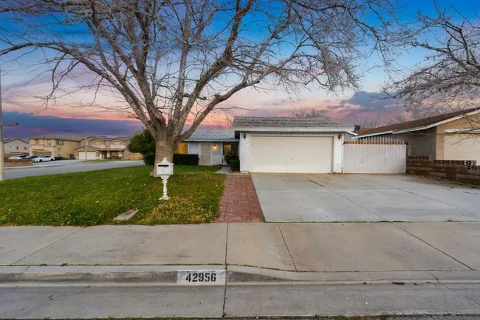 42956 WILLOW WEST CT, Lancaster, CA 93536 Single Family Residence For Sale  MLS# 24000986