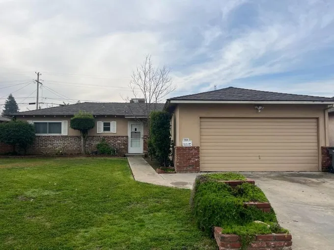 3938 East Ashcroft Avenue, Fresno, CA 93726 for Sale