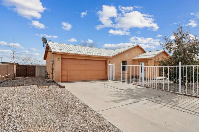 888 Manzano Avenue SE, Los Lunas, NM 87031  621115739 for Sale