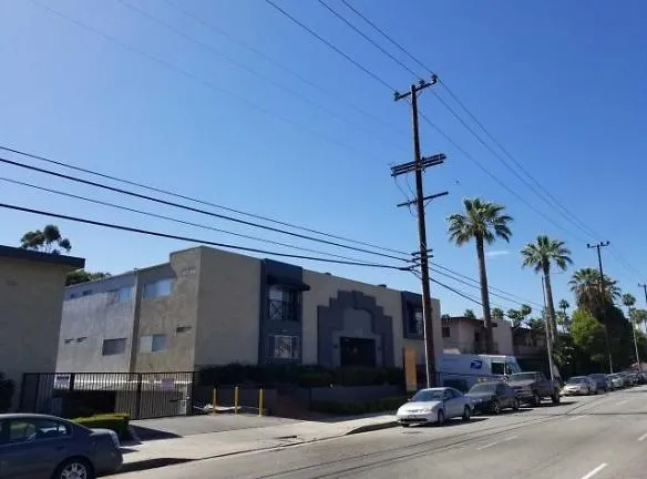 5445 Sepulveda Blvd - Los Angeles, CA 91411 - Home For Rent