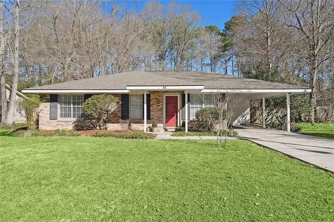 14 HICKORY DR, Covington, LA 70433 Single Family Residence For Sale  MLS# 2433419