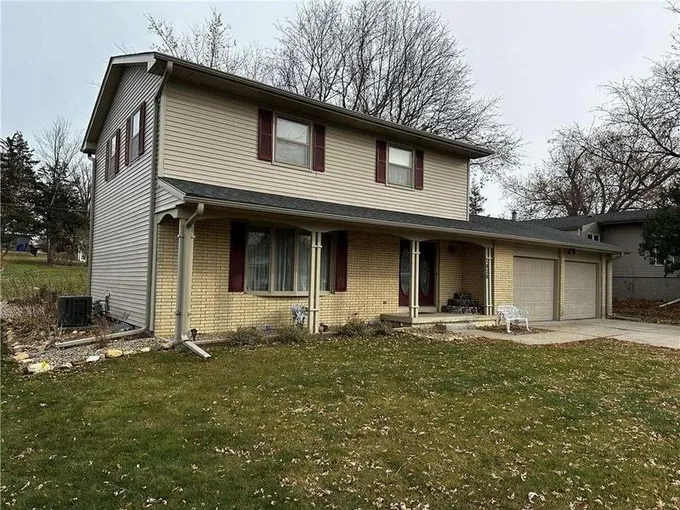 1828 Spencer Street, Grinnell, IA 50112  622223860 for Sale