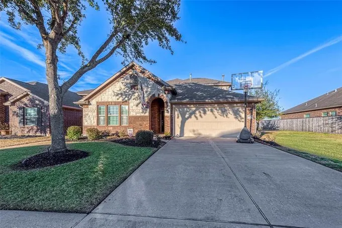 6823 Blue Glade Drive, Richmond, TX 77406 for Sale