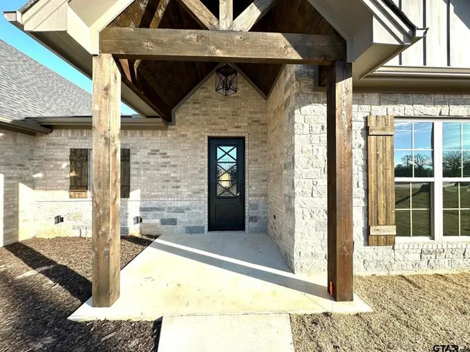 229 Brooks Dr, Gladewater, TX 75647 for Sale