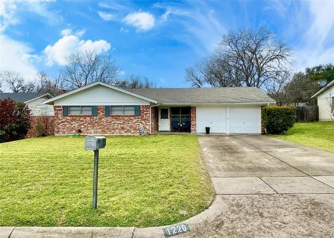 1220 Benbrook Ter, Benbrook, TX 76126 for Sale