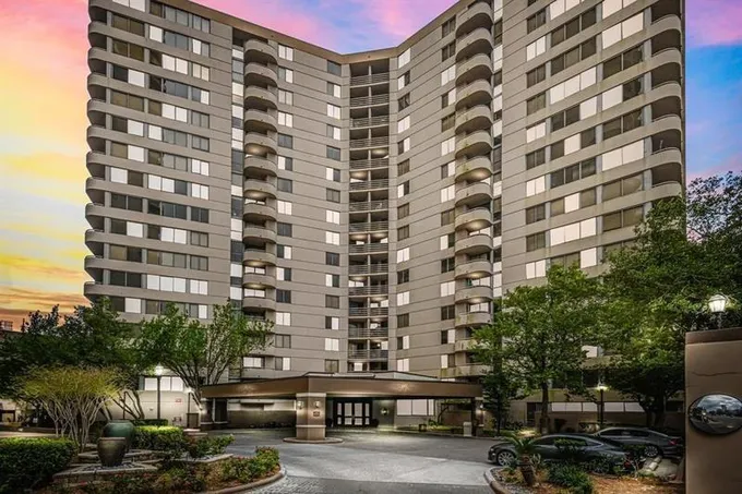 3525 Sage Rd #318, Houston, TX 77056 for Sale