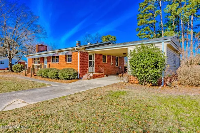706 West Broad Street, Beulaville, NC 28518 for Sale