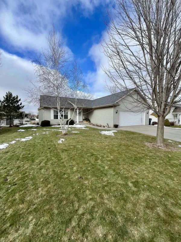 524 SWEETFLAG AVE, Fond Du Lac, WI 54935 Single Family Residence For Sale  MLS# NE50286950