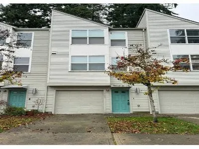 14th Ct NE for Sale
