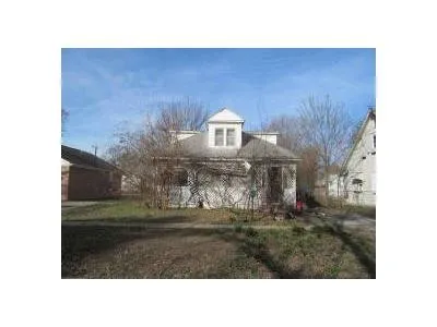 N Creek St for Sale