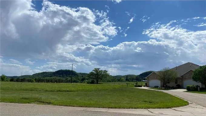 710 & 712 Hazelnut Way, Lake City, MN 55041  624709836 for Sale