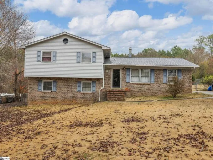 132 PINELAND AVE, Union, SC 29379 Single Family Residence For Sale  MLS# 1514783