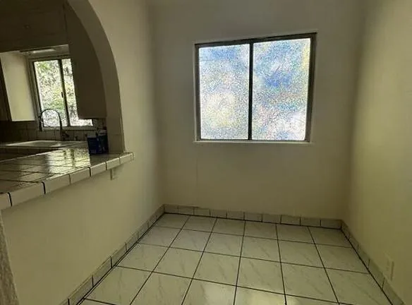 159 N Hamilton Dr unit 1/2 - Beverly Hills, CA 90211 - Home For Rent