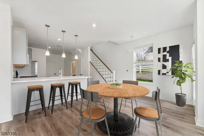 24 Parker Lane, Whippany, NJ 07981 for Rent