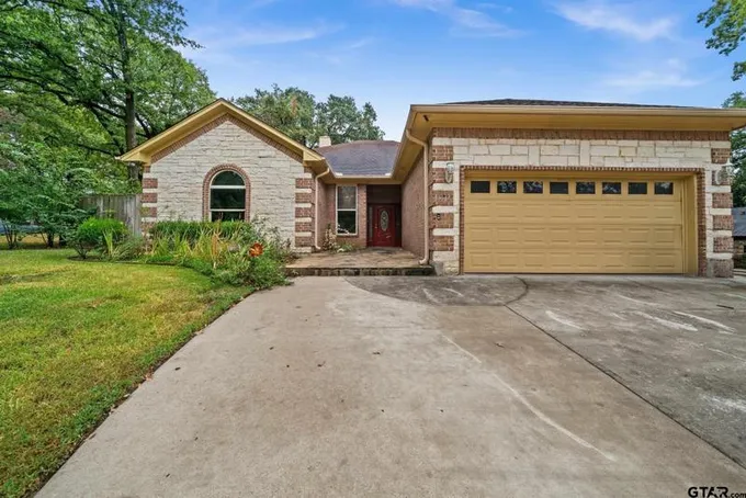 3114 Rolling Hill Dr, Tyler, TX 75702 for Sale