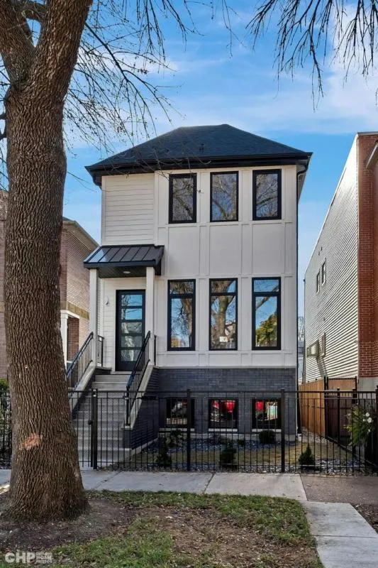 1845 W WELLINGTON AVE, Chicago, IL 60657 Single Family Residence For Sale  MLS# 11959136