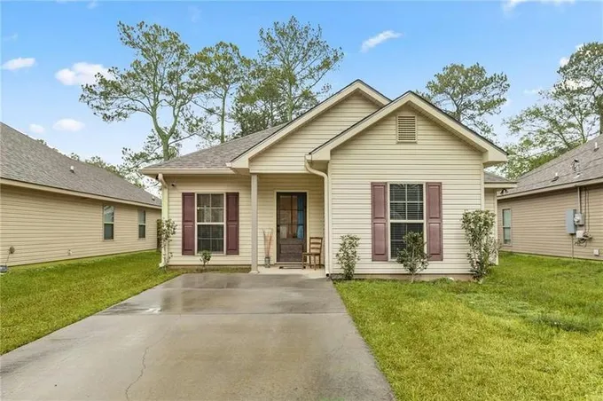 626 DEAN ST, Mandeville, LA 70448 Single Family Residence For Sale  MLS# 2430141
