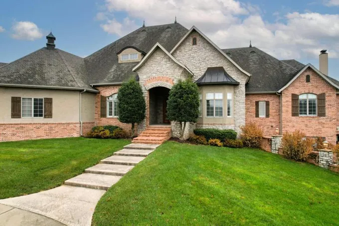 764 S MULBERRY LN, Springfield, MO 65809 Single Family Residence For Sale  MLS# 60257552