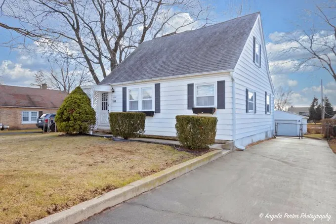 2961 21st Place, North Chicago, IL 60064 for Sale