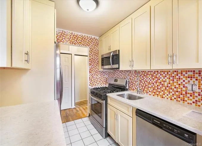 377 North Broadway, Unit 727, Yonkers, NY 10701 for Sale