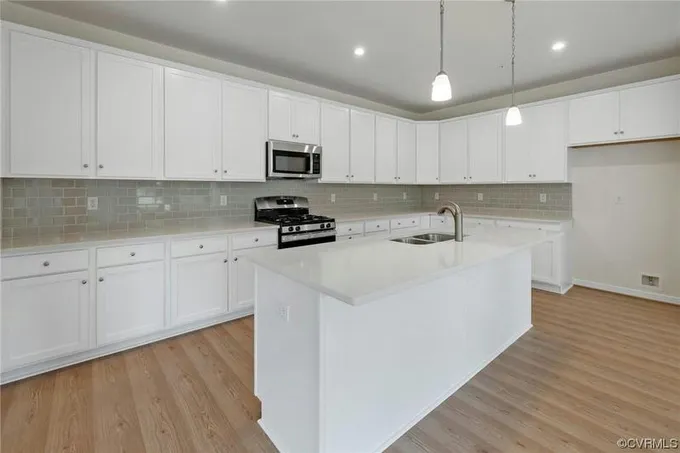 4000 HOLISTER TRCE, Midlothian, VA 23112 Condominium For Sale  MLS# 2313514