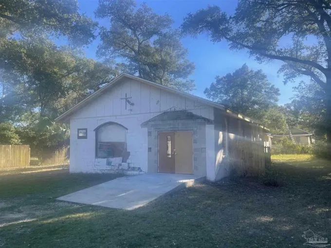 1305 W SCOTT ST, Pensacola, FL 32501 Single Family Residence For Sale  MLS# 637935