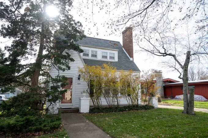 1209 West Daniel Street, Champaign, IL 61821 for Sale