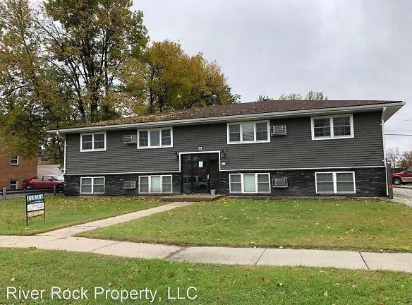 /2 St S - Moorhead, MN 56560 - Home For Rent