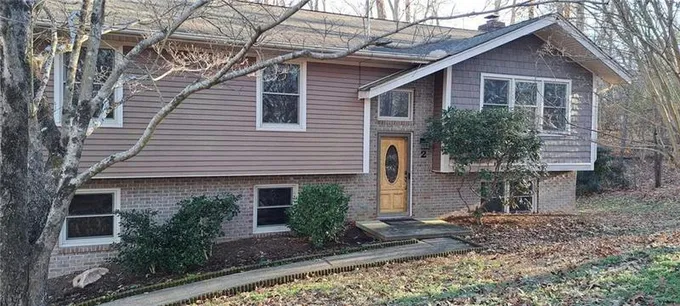 2 IVY CT, Seneca, SC 29678 Single Family Residence For Sale  MLS# 20271141
