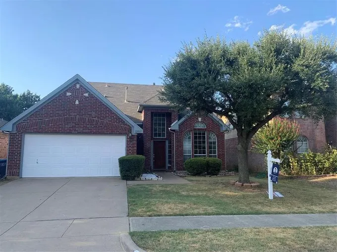 12917 Honey Locust Cir, Fort Worth, TX 76040 for Rent