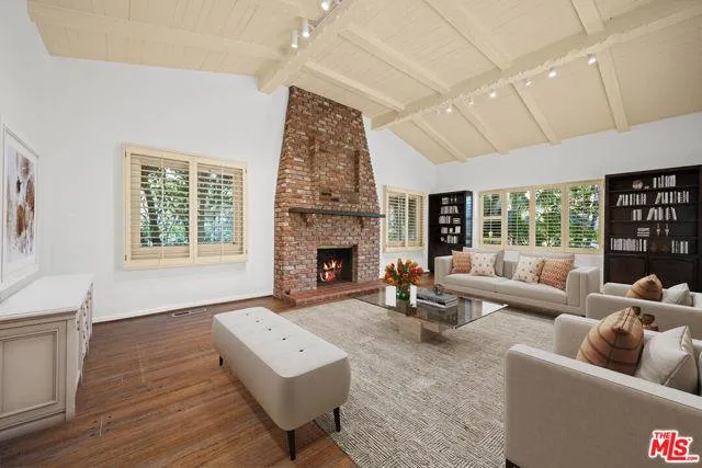 264 S Palm, Beverly Hills CA 90212 for Sale