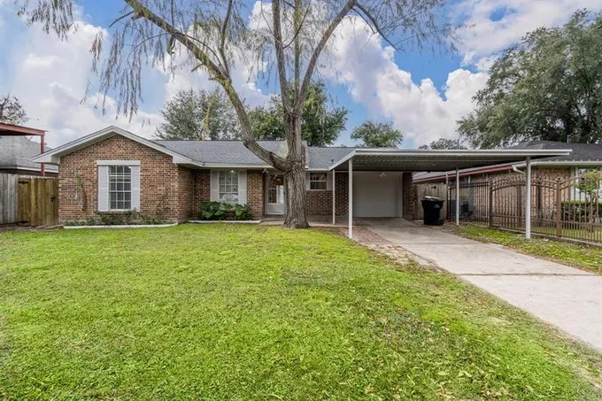 515 Twinbrooke Drive, Houston, TX 77037 for Sale