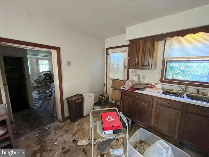 Center Hall, COCHRANVILLE, PA 19330  620934487 for Sale