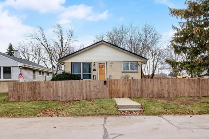 7201 W EDEN PL, Milwaukee, WI 53220 Single Family Residence For Sale  MLS# 1860537