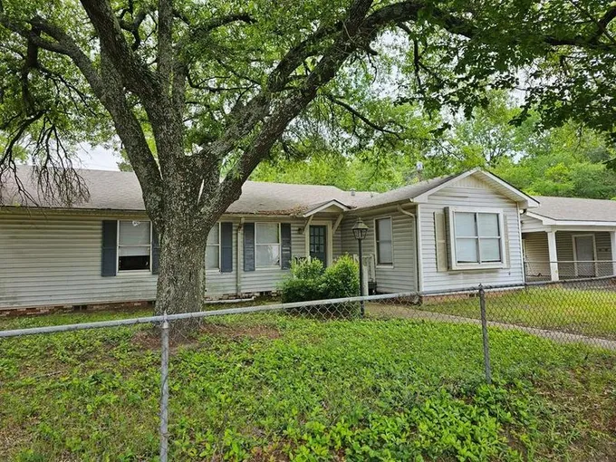 617/619 NE Stallings Dr, Nacogdoches, TX 75965 for Sale