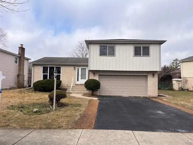 1810 North Burning Bush Lane, Mount Prospect, IL 60056 for Sale