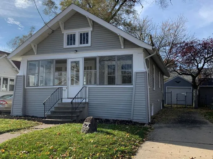 104 Foster Ave, Battle Creek, MI 49015 - MLS 23142591 for Sale