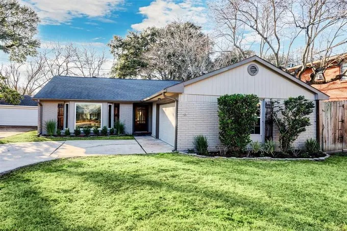 9010 Ilona Ln, Houston, TX 77025 for Sale