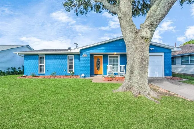 2801 Pine St, Galveston, TX 77551 for Sale