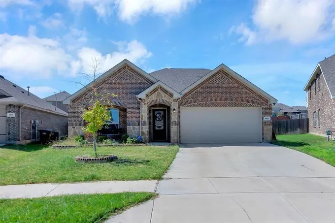 8512 Grand Oak Rd, Fort Worth, TX 76123 for Sale