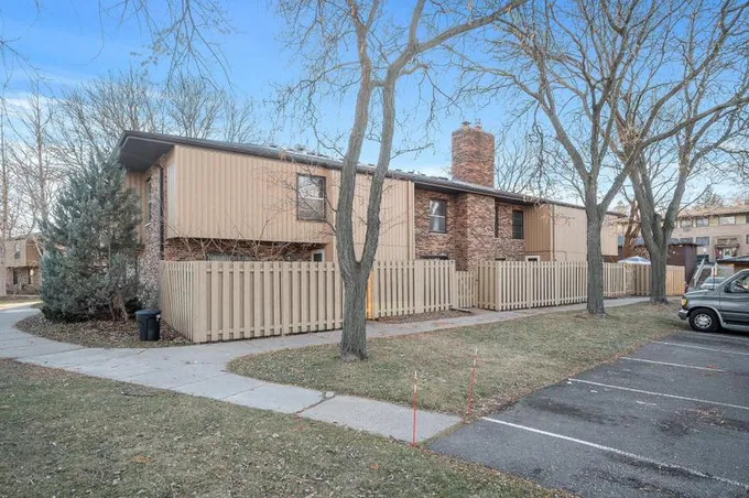 2437 Unity Avenue North, Golden Valley, MN 55422 for Sale