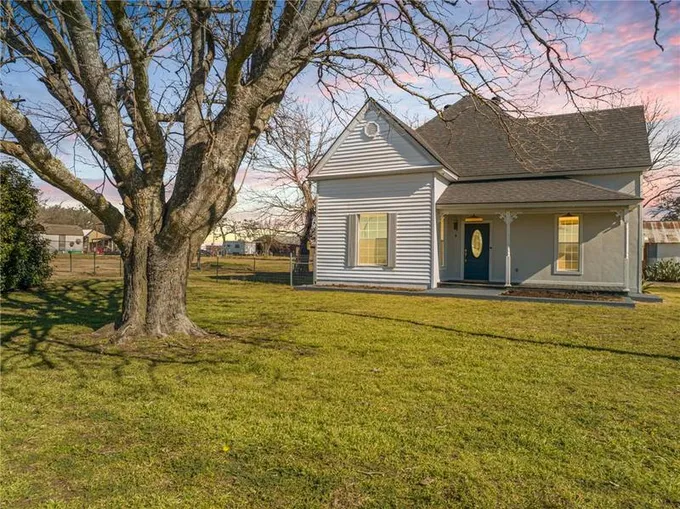 120 STEVENS ST, Itasca, TX 76055 Single Family Residence For Sale  MLS# 220337
