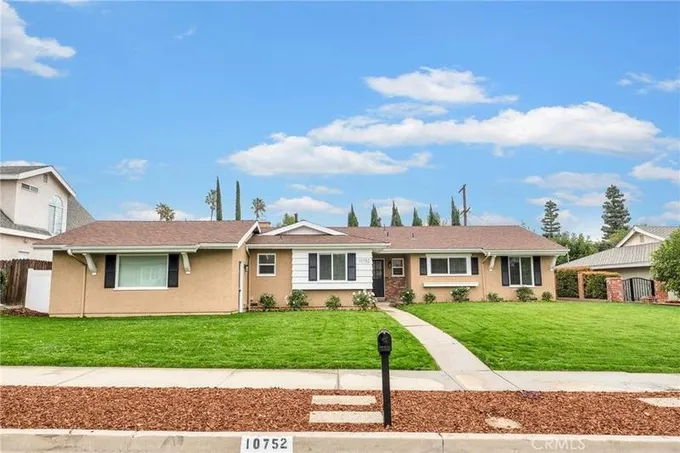 Northridge, Los Angeles County, CA House for sale Property ID: 418705788
