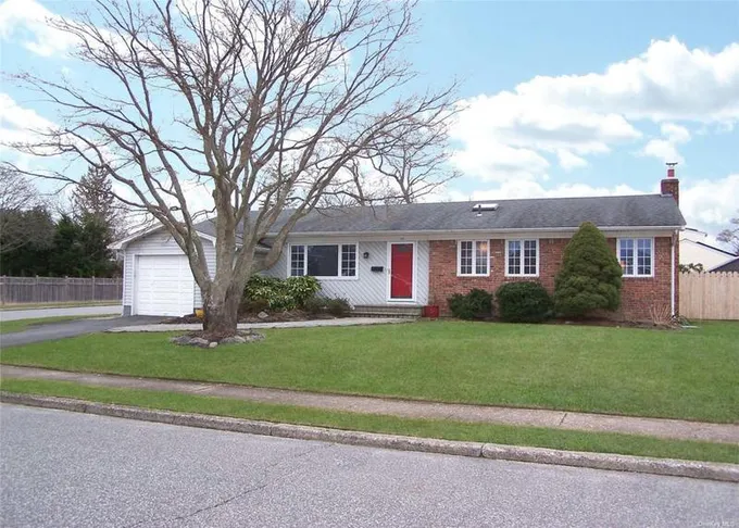 54 REGINA DR, Sayville, NY 11782 Single Family Residence For Sale  MLS# 3528846
