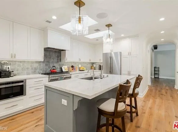8561 Clifton Way - Beverly Hills, CA 90211 - Home For Rent