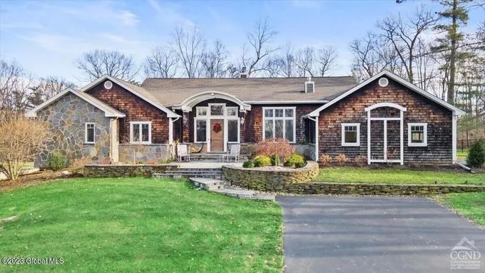 47 Dogwood Knls, Valatie, NY 12184  MLS# 150950 for Sale