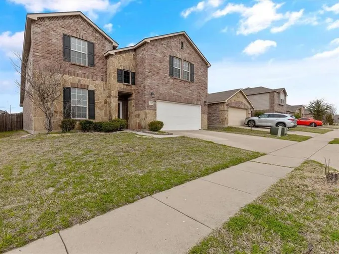 7549 Berrenda Drive, Fort Worth, TX 76131 for Sale
