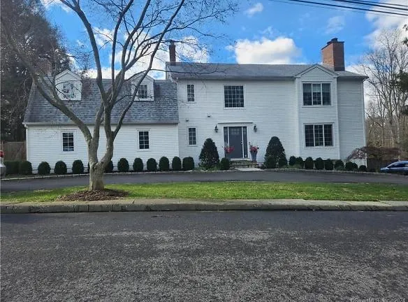 3 Valley Field Rd - Westport, CT 06880 - Home For Rent