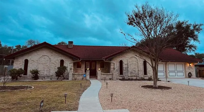 706 Golfcrest Dr, Windcrest, TX 78239 for Rent