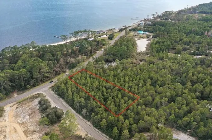 2043 Hwy 98 W, Carrabelle, FL 32322 - MLS 316466 for Sale
